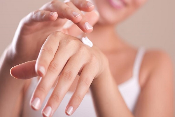 Manchas nas mãos: saiba quais são as causas e os melhores tratamentos!
